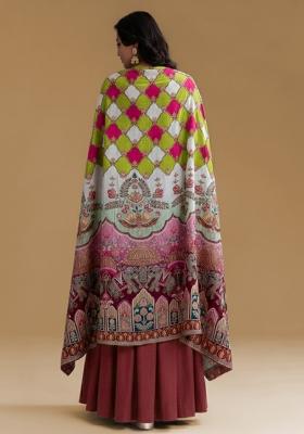 Red Figure Print Crepe Fusion Set