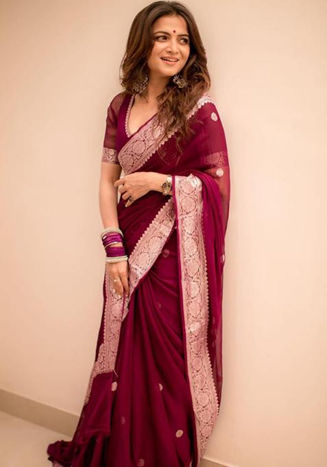 Maroon Weaving Silk Blend Saree Set for Diwali and Festive Wear